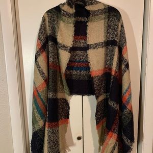 Woman’s Plaid Scarf/Shawl